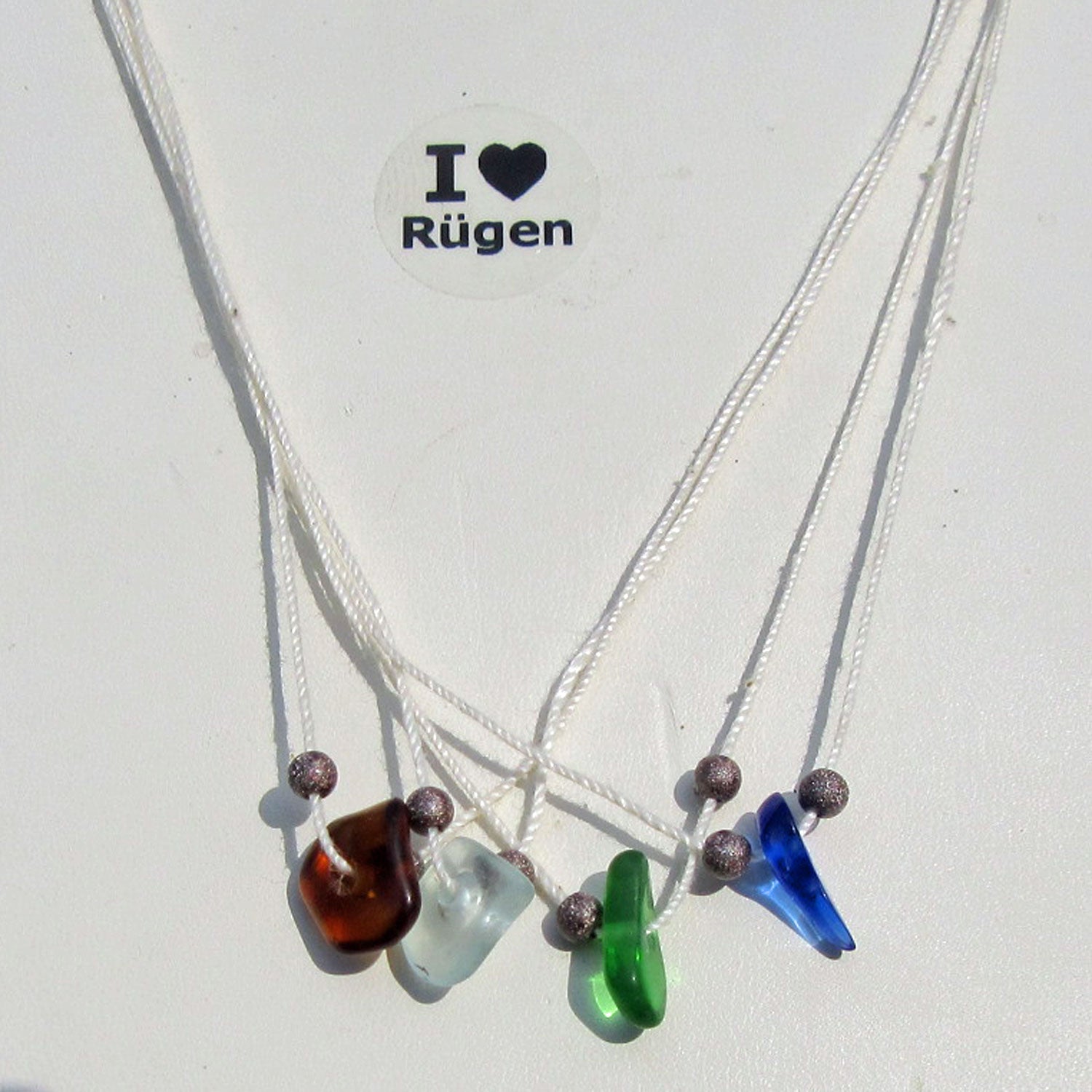 Baumwollcollier mit Seeglas und Gunmetall-Perlen