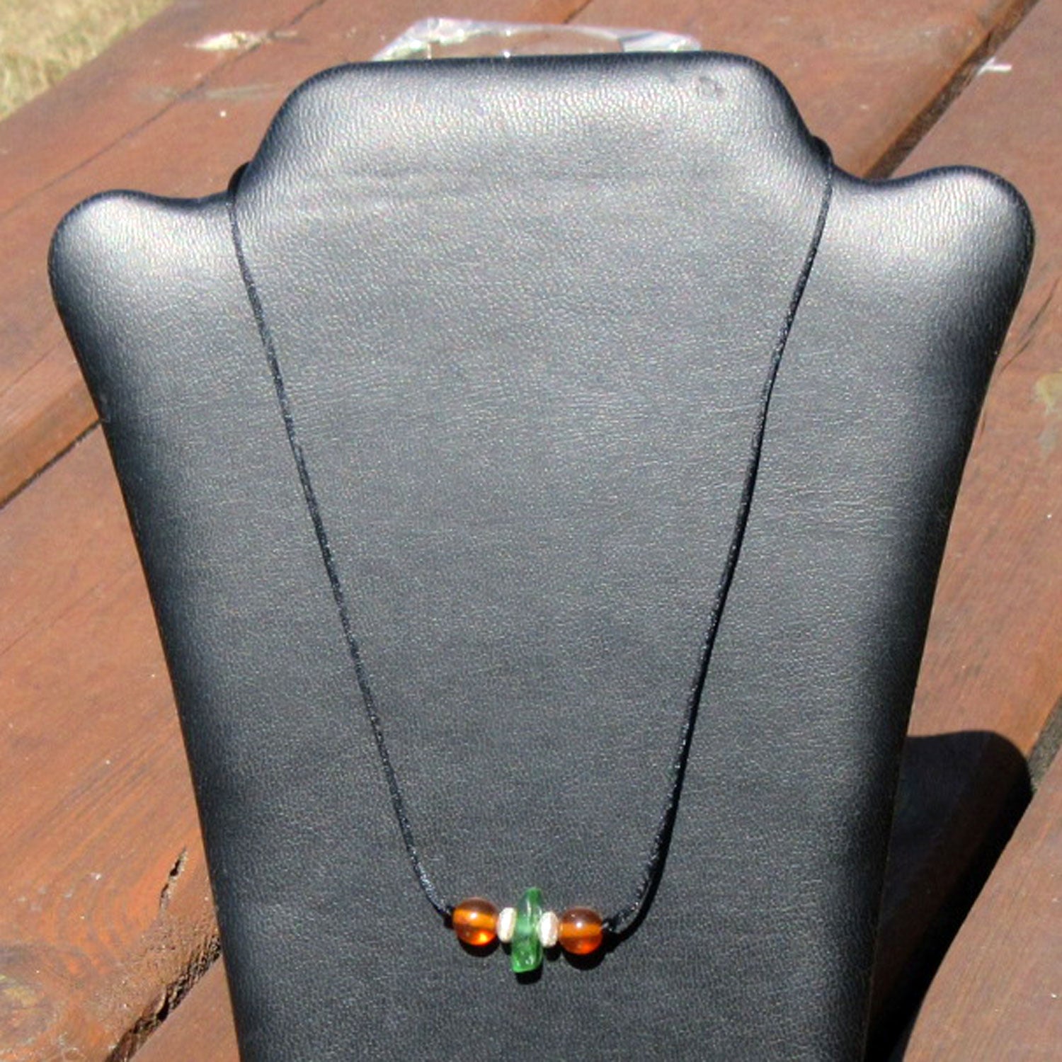 Seidencollier mit Bernstein und Seeglas, Unikat