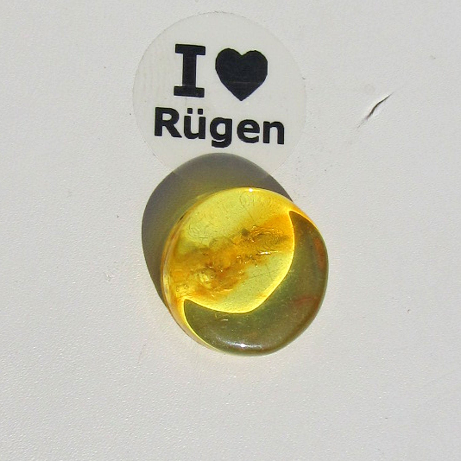 Sonnengelber Bernsteinplug fürs Ohr, handgeschliffen