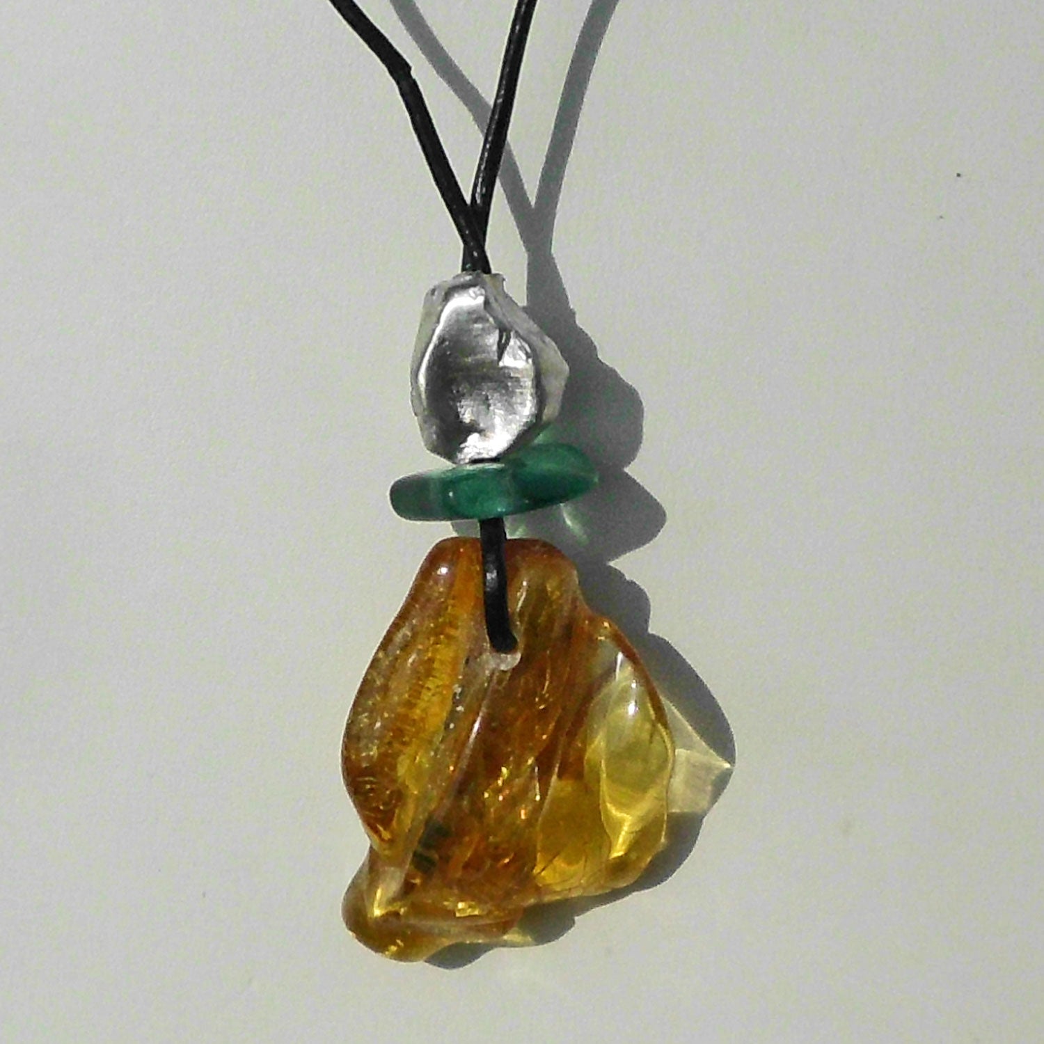 Bernstein-Kette mit Silber und türkisem Seeglas, Unikat