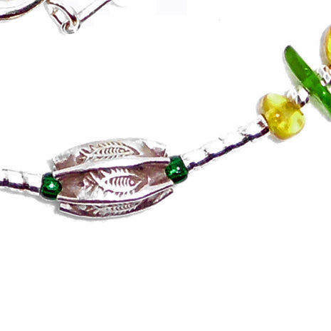 Collier aus Bernsteinen, Seeglas und Silber mit Fischmotiven