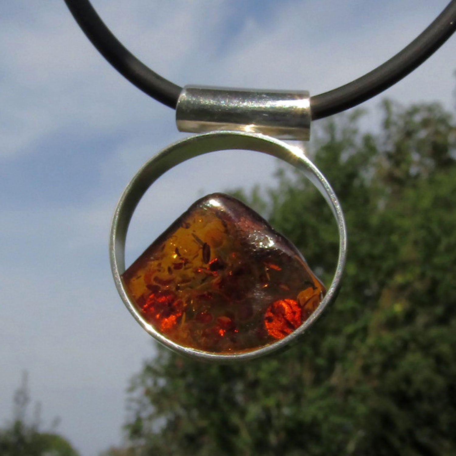 Bernstein in Silber gefasst – Unikat mit Einschlüssen