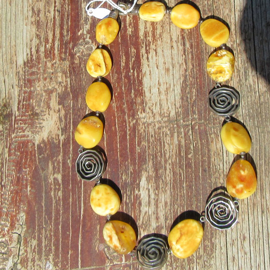 Designerstück - Bernsteinkette mit Silberspiralen