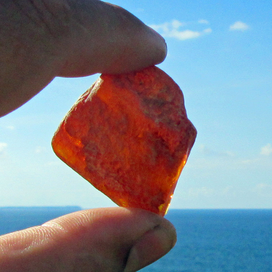 Unpoliertes Bernsteinstück – Natur pur von Rügen