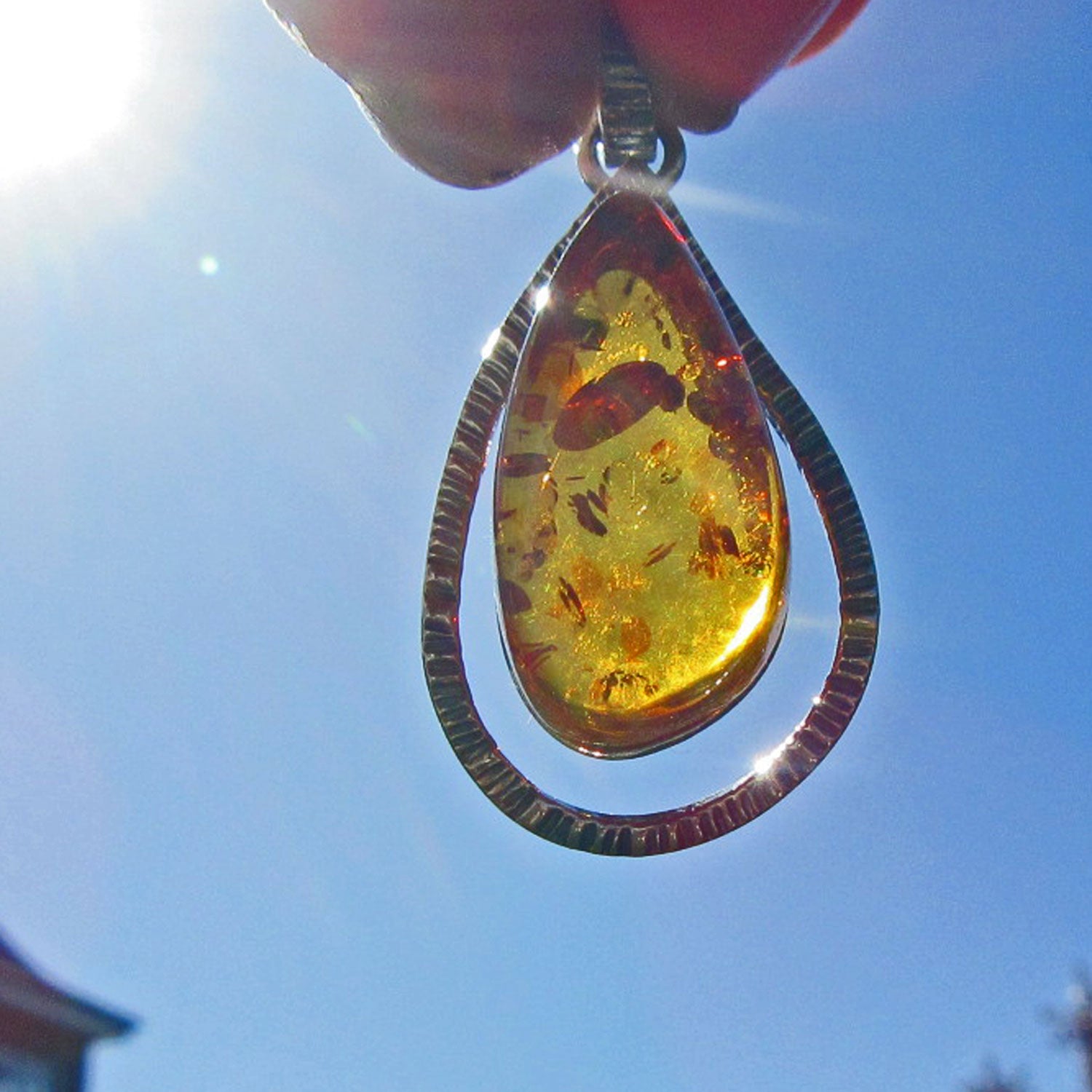 Edler Anhänger aus Bernstein und 925er Silber, Unikat