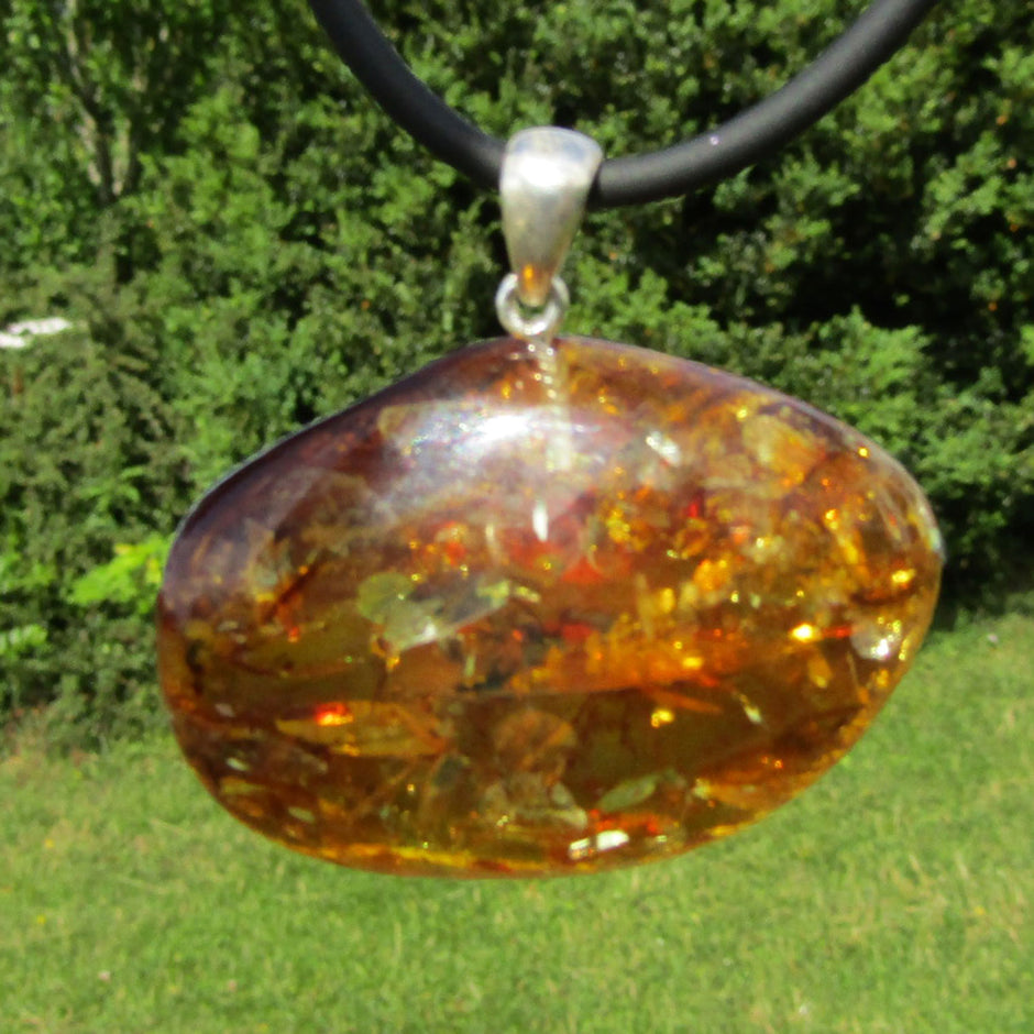 Großer Bernsteinhänger im Querformat mit Silberöse