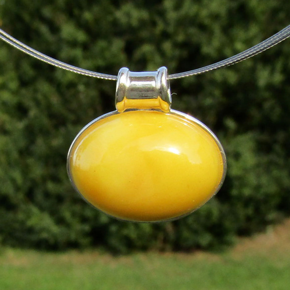 Wunderschöner Silberanhänger mitedlem Bernsteincabochon