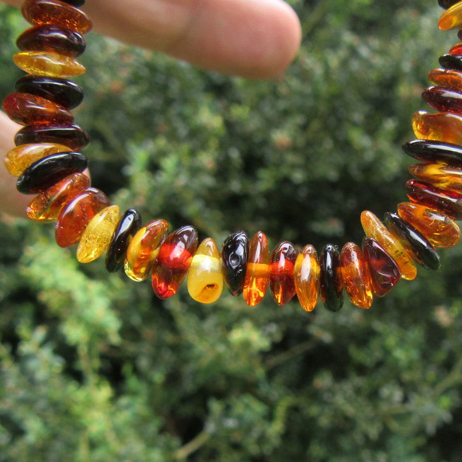 Bernsteinarmband aus polierten Bernsteinscheiben, Unikat