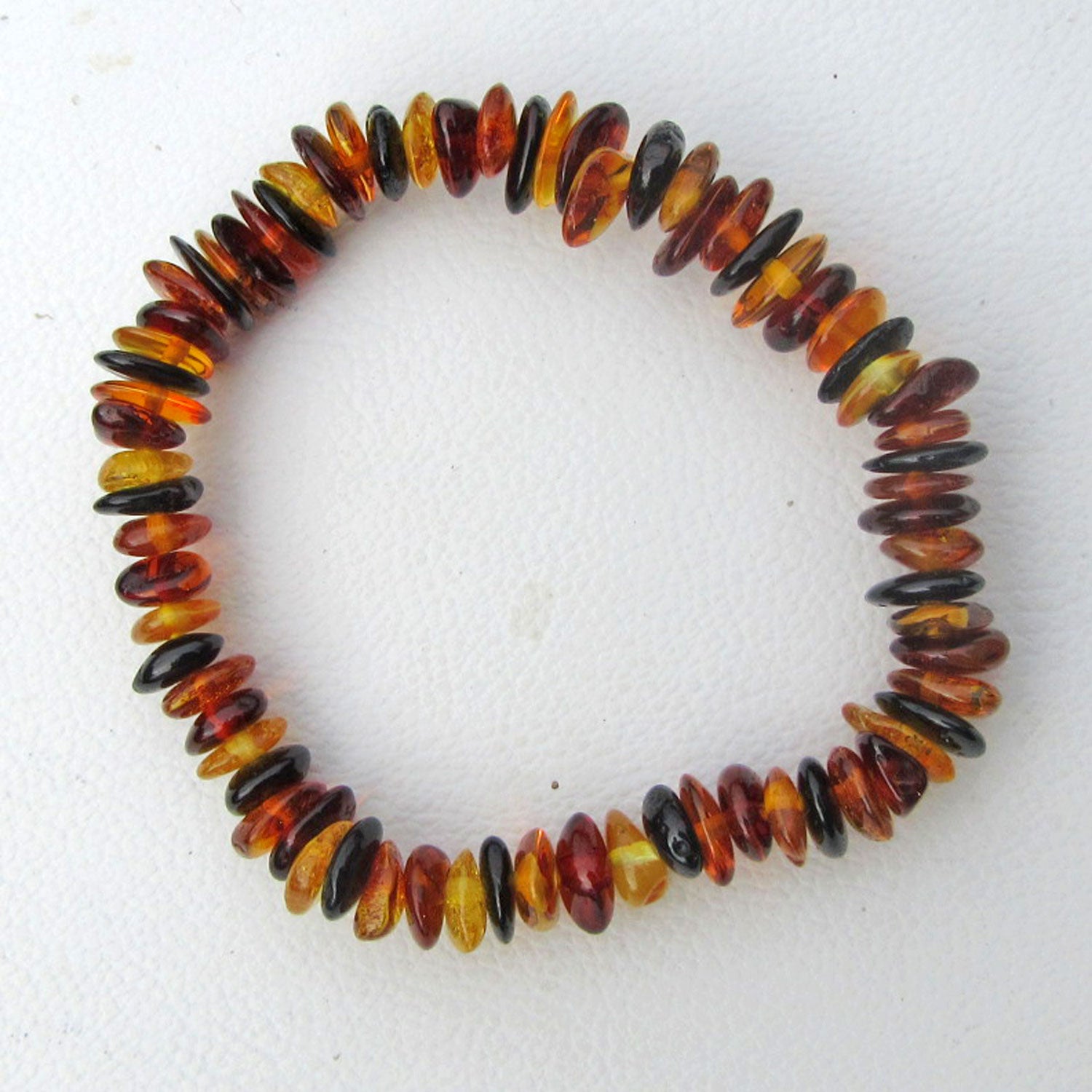 Bernsteinarmband aus polierten Bernsteinscheiben, Unikat