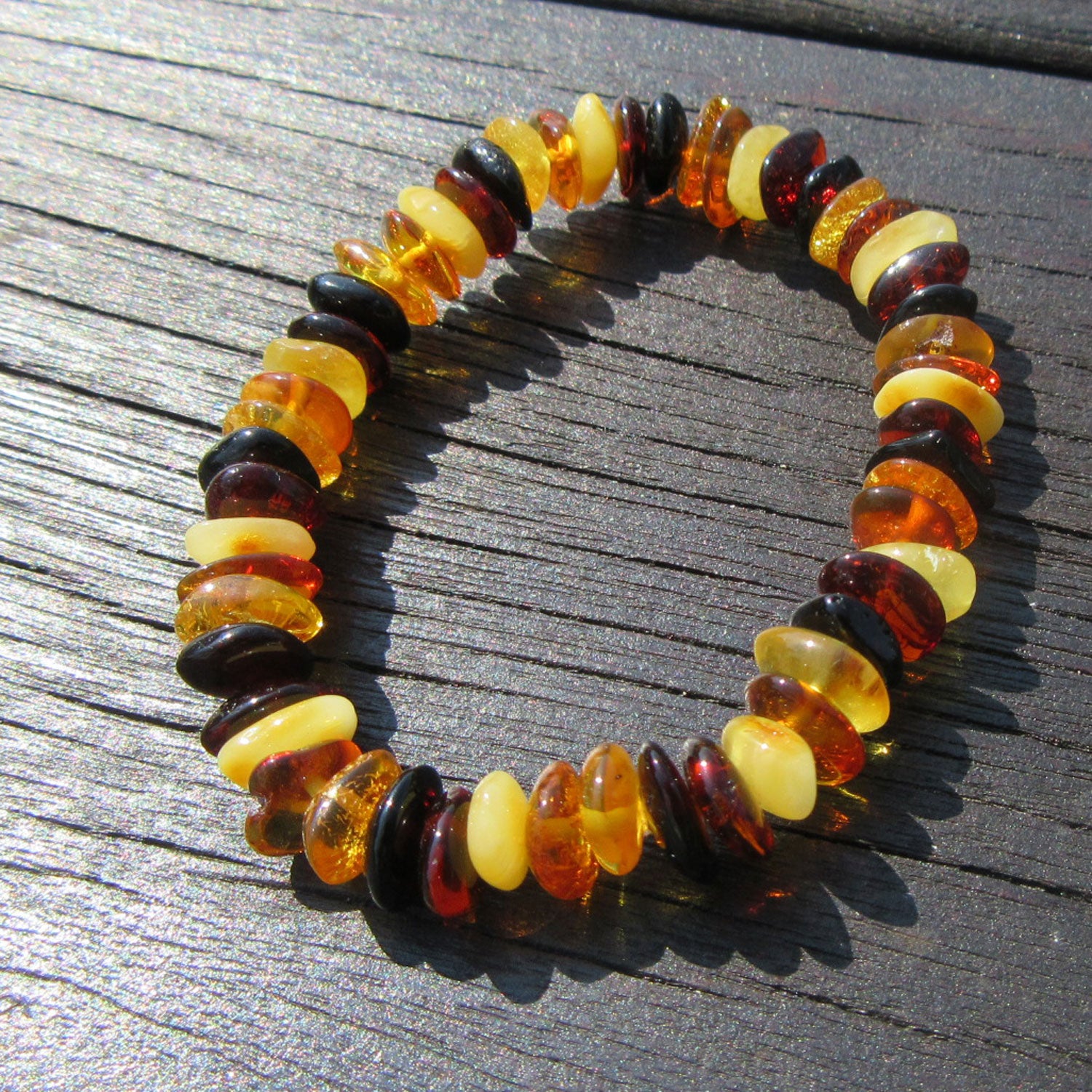 Einzigartiges Bernsteinarmband mit handverlesenen Scheibchen