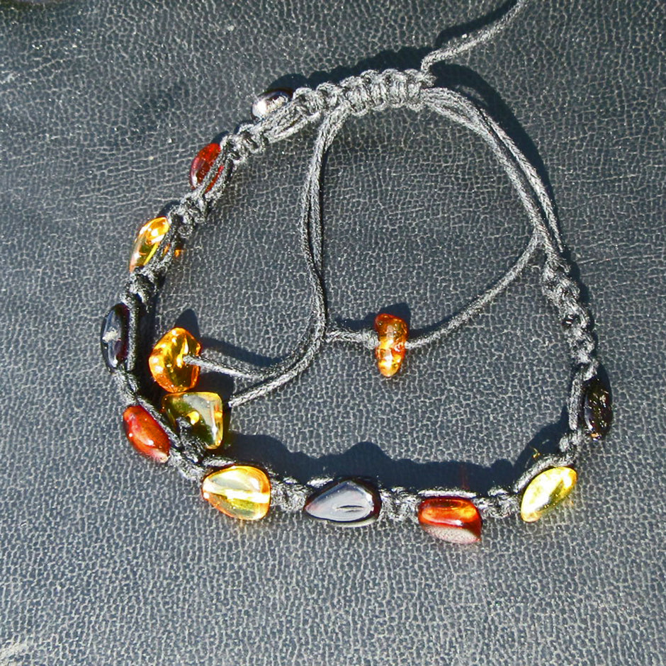 Verstellbares Armband aus buntem, poliertem Bernstein