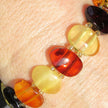 Einzigartiges Bernsteinarmband in sanften Farbtönen