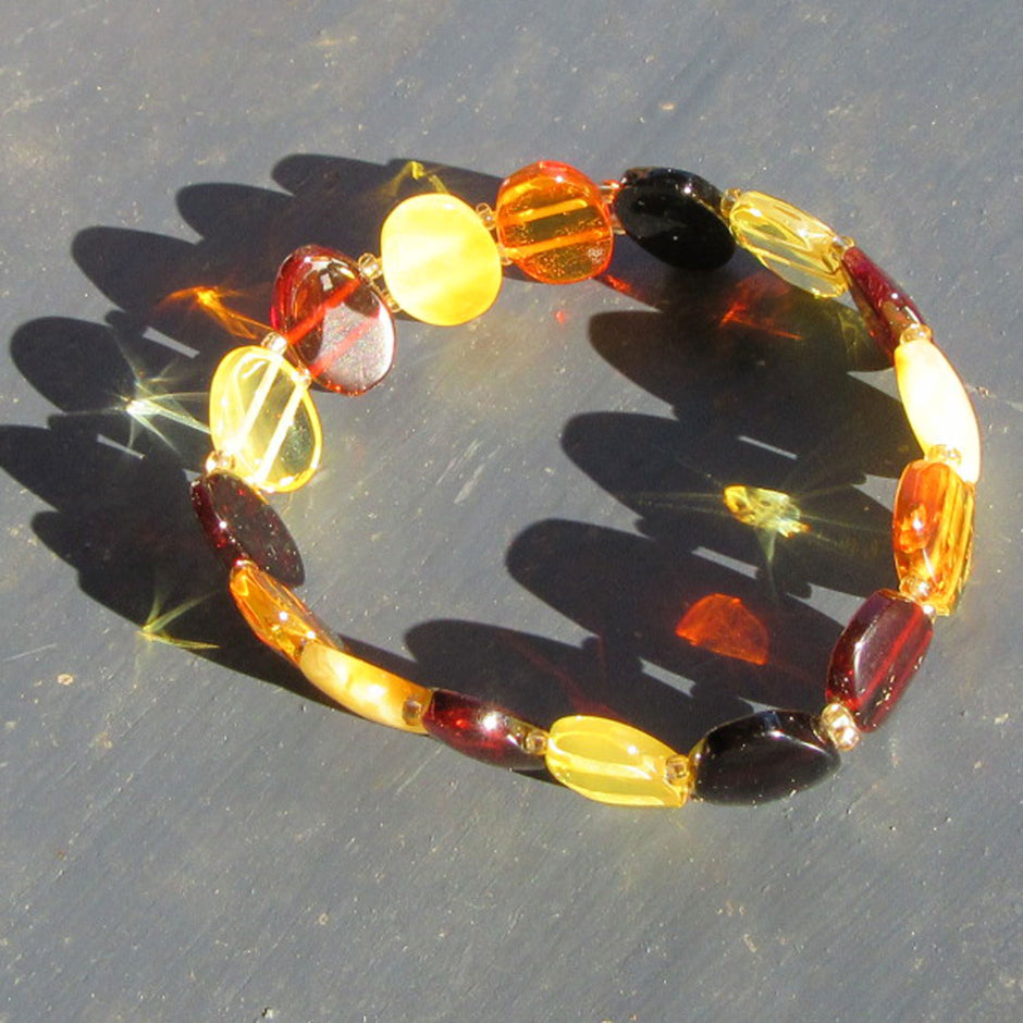 Einzigartiges Bernsteinarmband in sanften Farbtönen