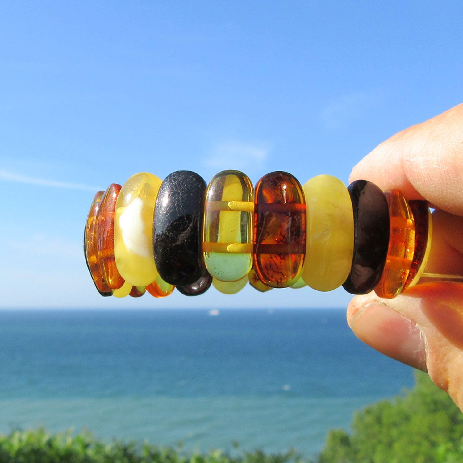 Elegantes Armband aus poliertem Bernstein, Unikat