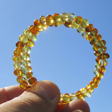 Flexibler Armreif aus poliertem Bernstein von Rügen