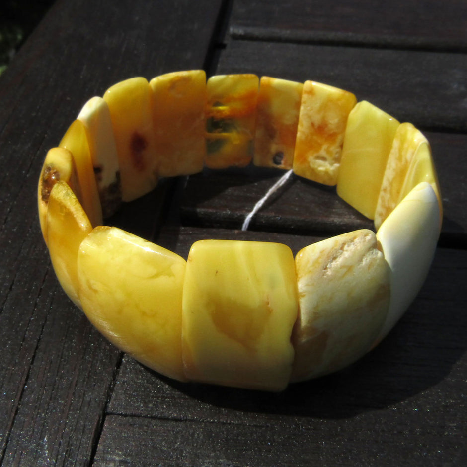 Wunderschönes Bernsteinarmband aus polierten länglichen Bernsteinen/ weiss bisbutterscotch