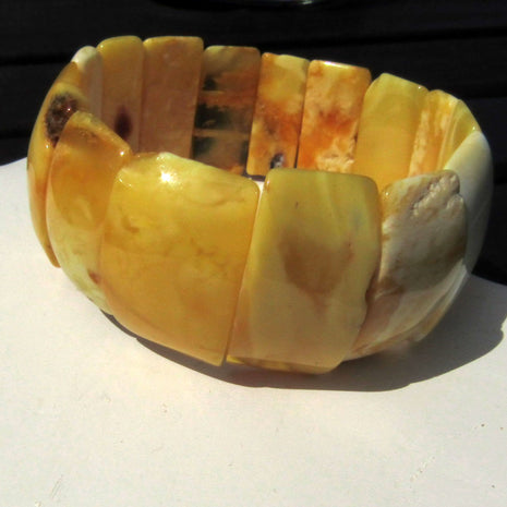 Wunderschönes Bernsteinarmband aus polierten länglichen Bernsteinen/ weiss bisbutterscotch