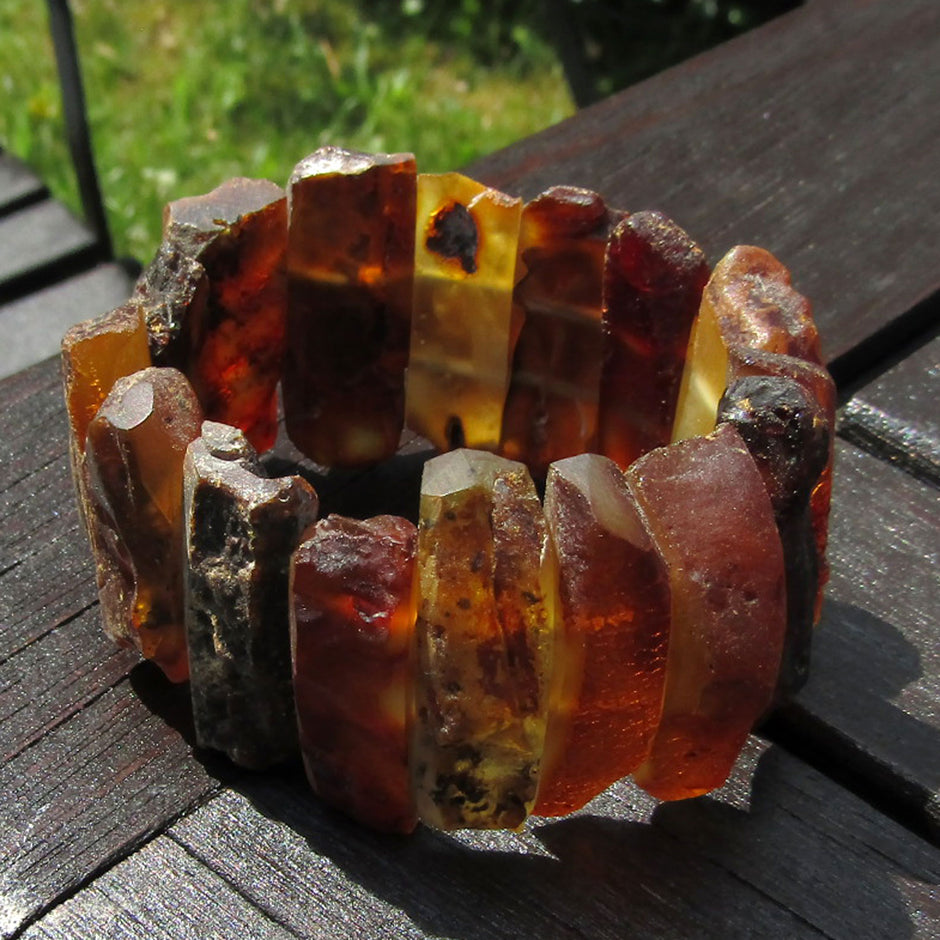 Rustikales Armband aus unpolierten Bernsteinen, Unikat