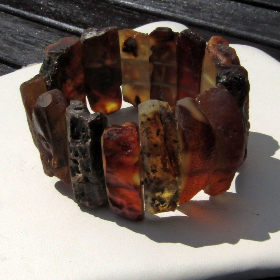 Rustikales Armband aus unpolierten Bernsteinen, Unikat