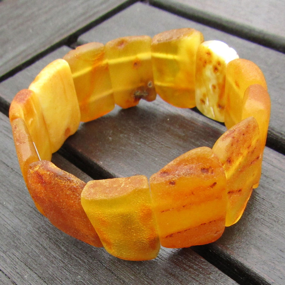Einzigartiges Bernsteinarmband von der Ostsee-Insel Rügen