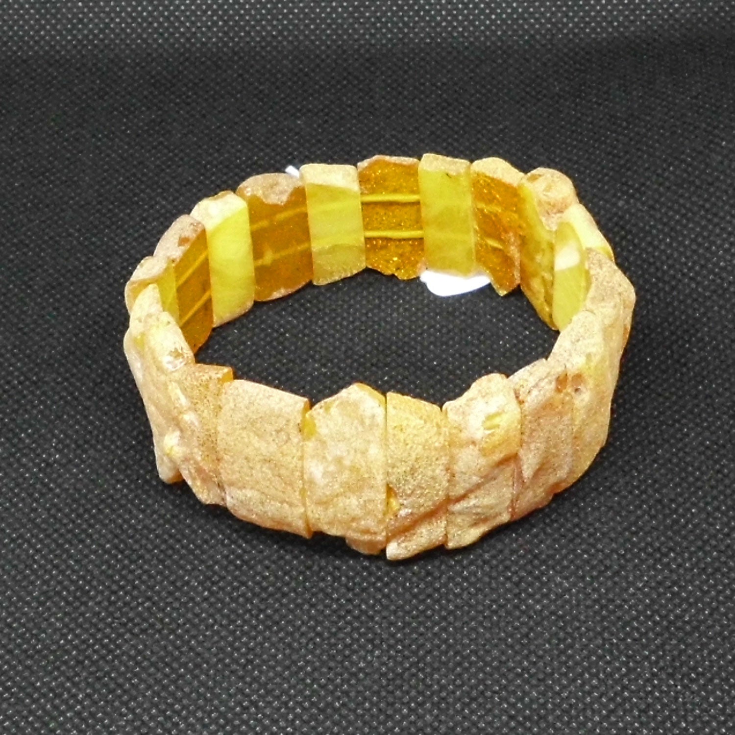 Wunderschönes,flaches Bernsteinarmband, unpoliert