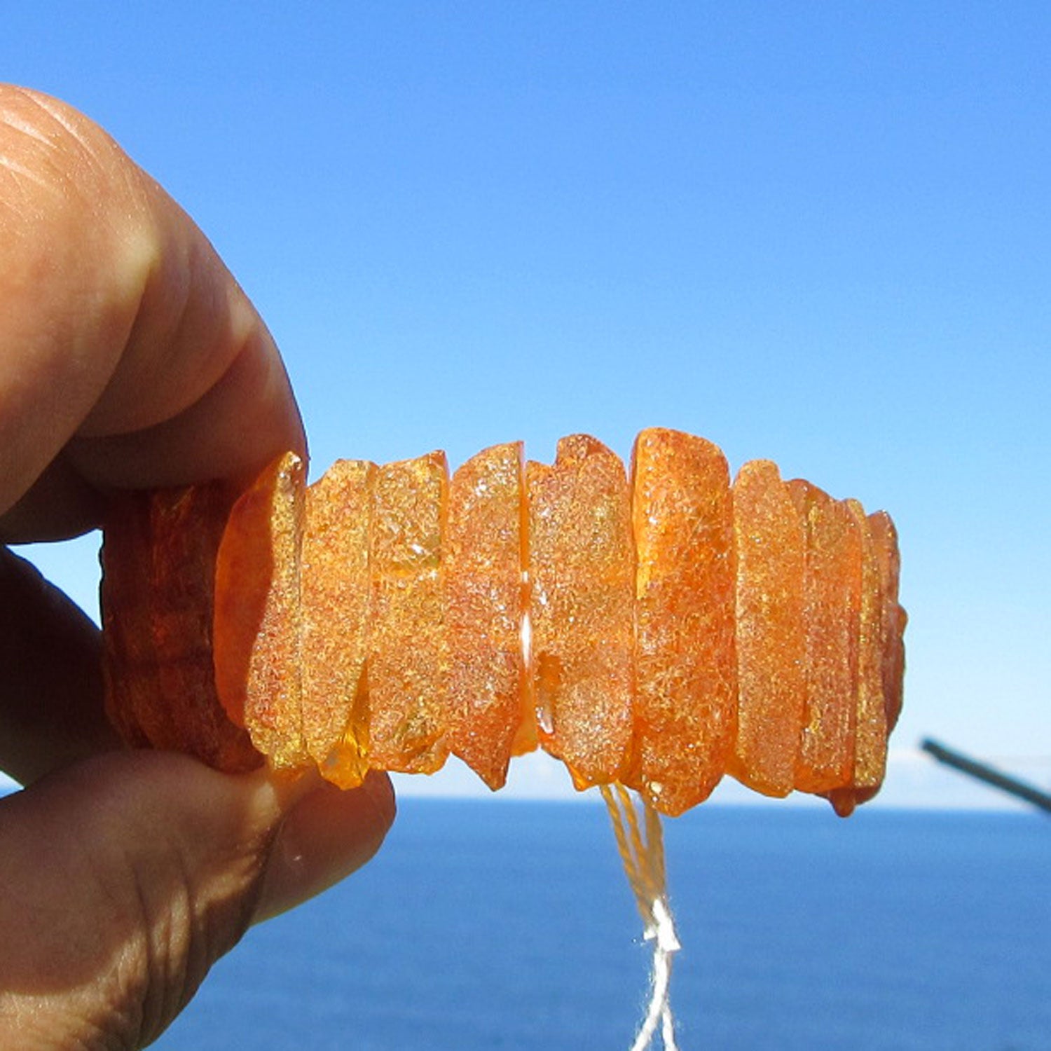 Rustikales Bernsteinarmband aus unpolierten Bernsteinen