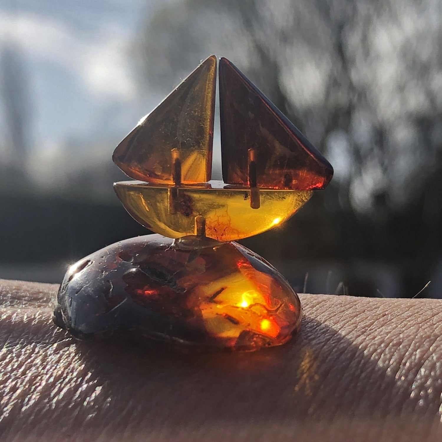 Segelschiff aus Bernstein – Unikat von der Ostsee-Insel