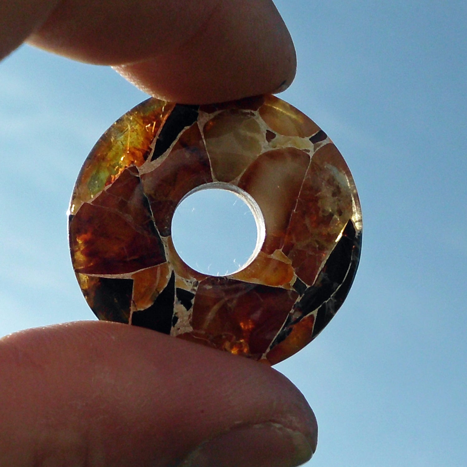 Bernsteindonut aus Mosaikbernstein, handgefertigtes Unikat