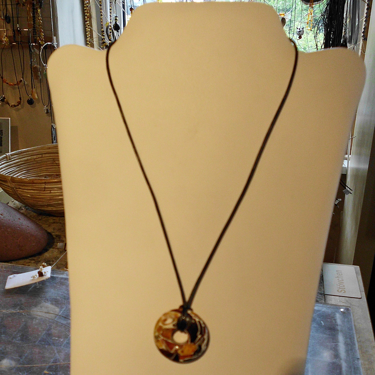 Besonderer Bernsteindonut aus Mosaikbernstein