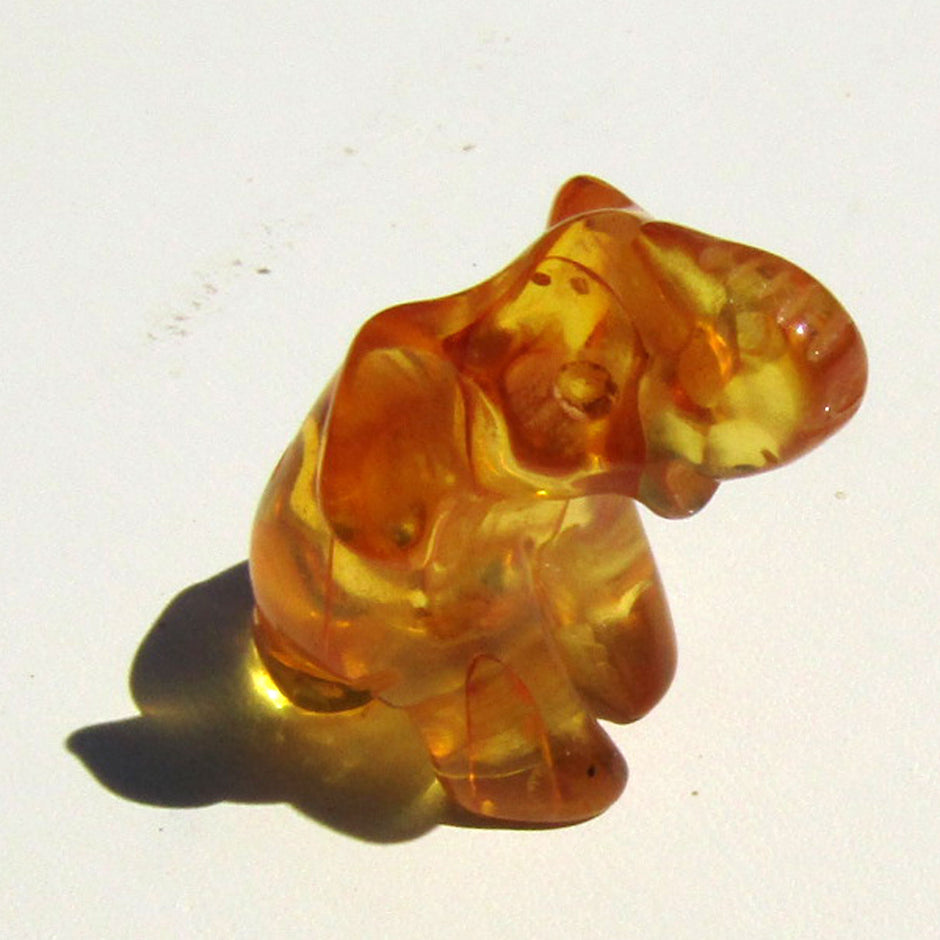 Einzelstück: Elefant aus sonnenklarem Bernstein