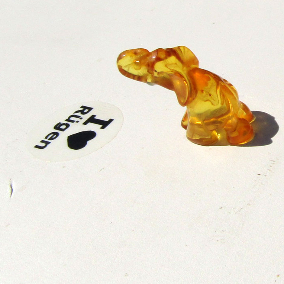 Einzelstück: Elefant aus sonnenklarem Bernstein