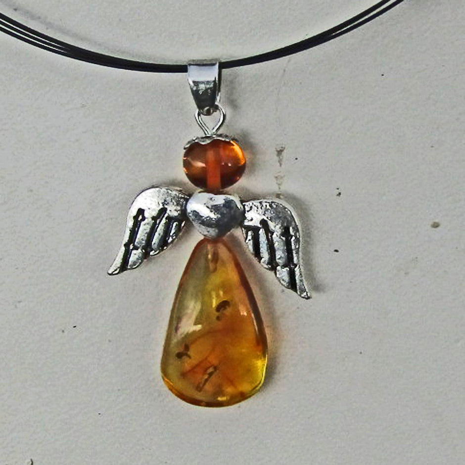 Schicker Anhänger als Bernsteinengel Schutzengel