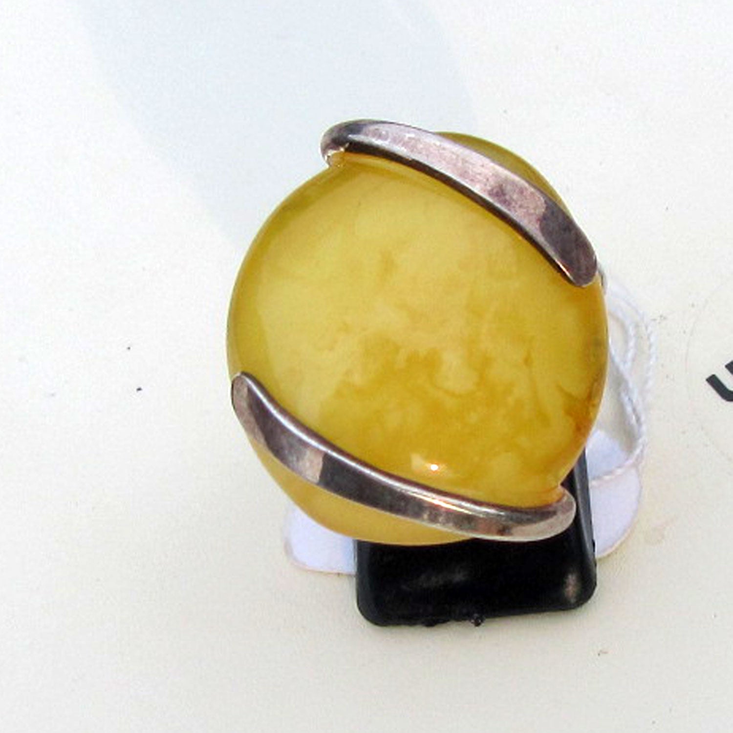 Einzigartiger Fingerring aus Silber und Bernstein butterscotch