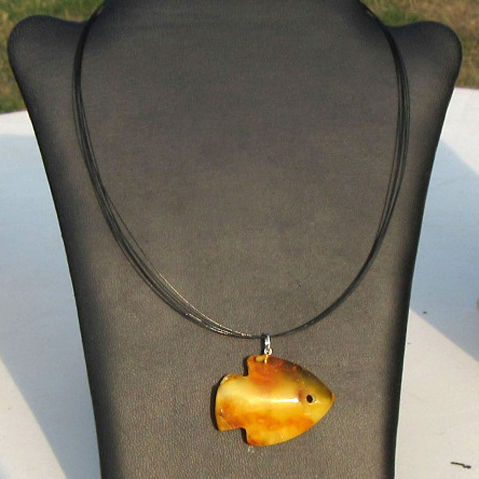 Einzelstück Bernsteinfisch mit Silberöse, goldgelb und transparent