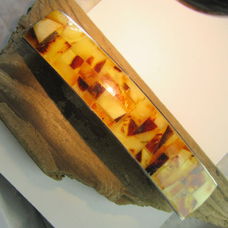 Einzigartige Haarspange aus hellen Bernsteinen