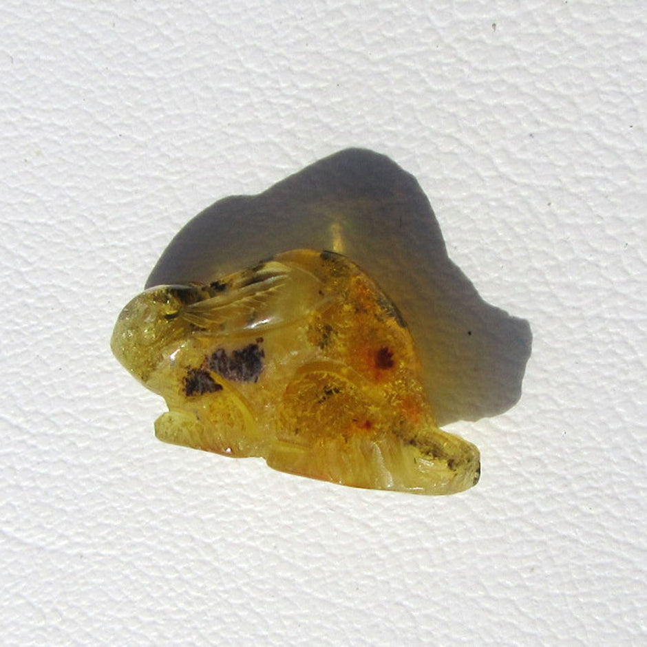 Hase aus transparentem Bernstein, ein Unikat von Rügen