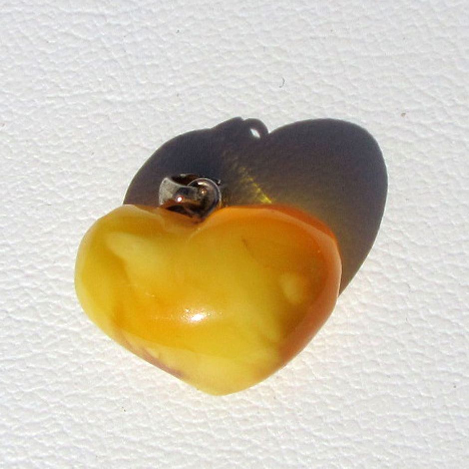 Bernsteinherz von der Ostsee-Insel, 27 mm, Unikat