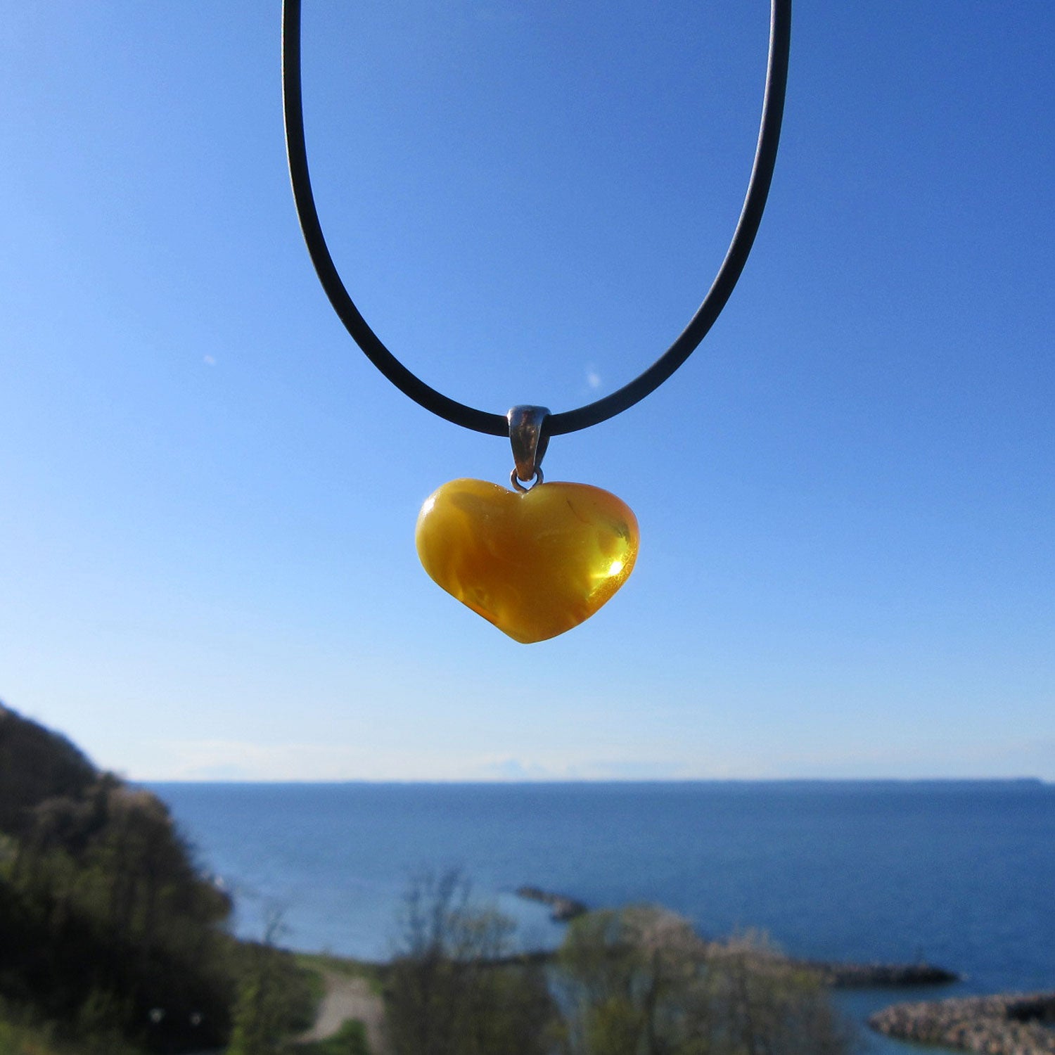 Bernsteinherz von der Ostsee-Insel, 27 mm, Unikat