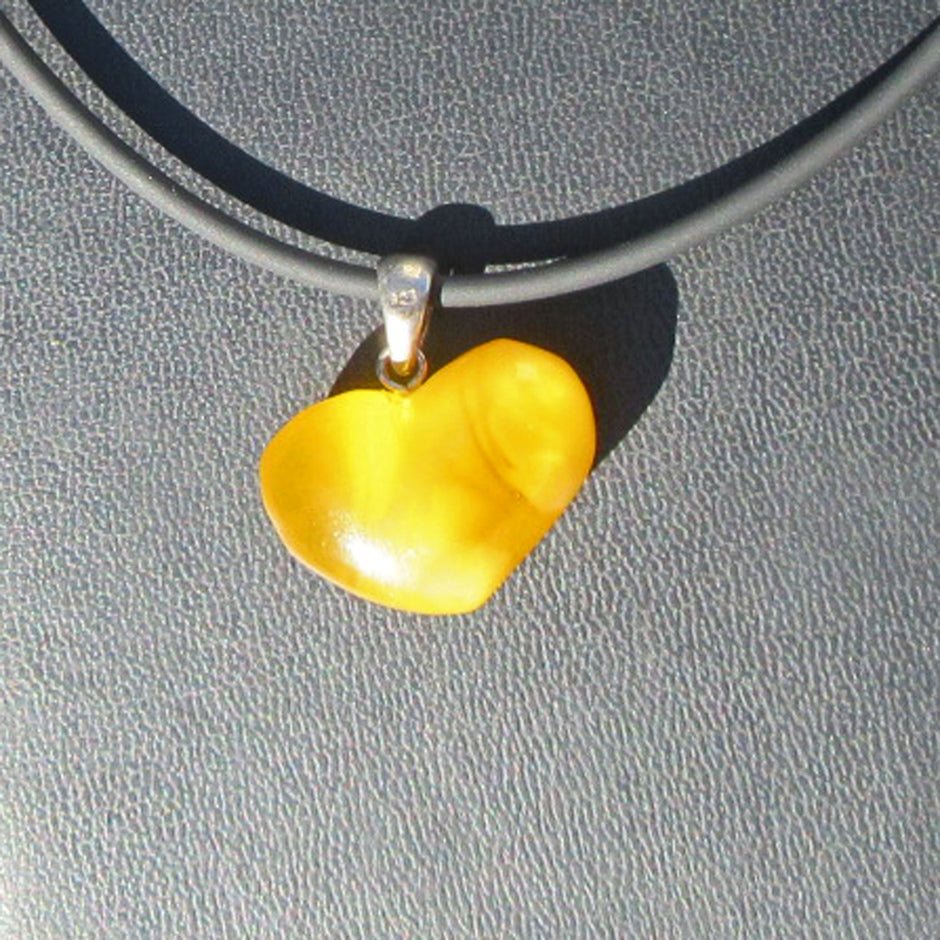 Bernsteinherz von der Ostsee-Insel, 27 mm, Unikat