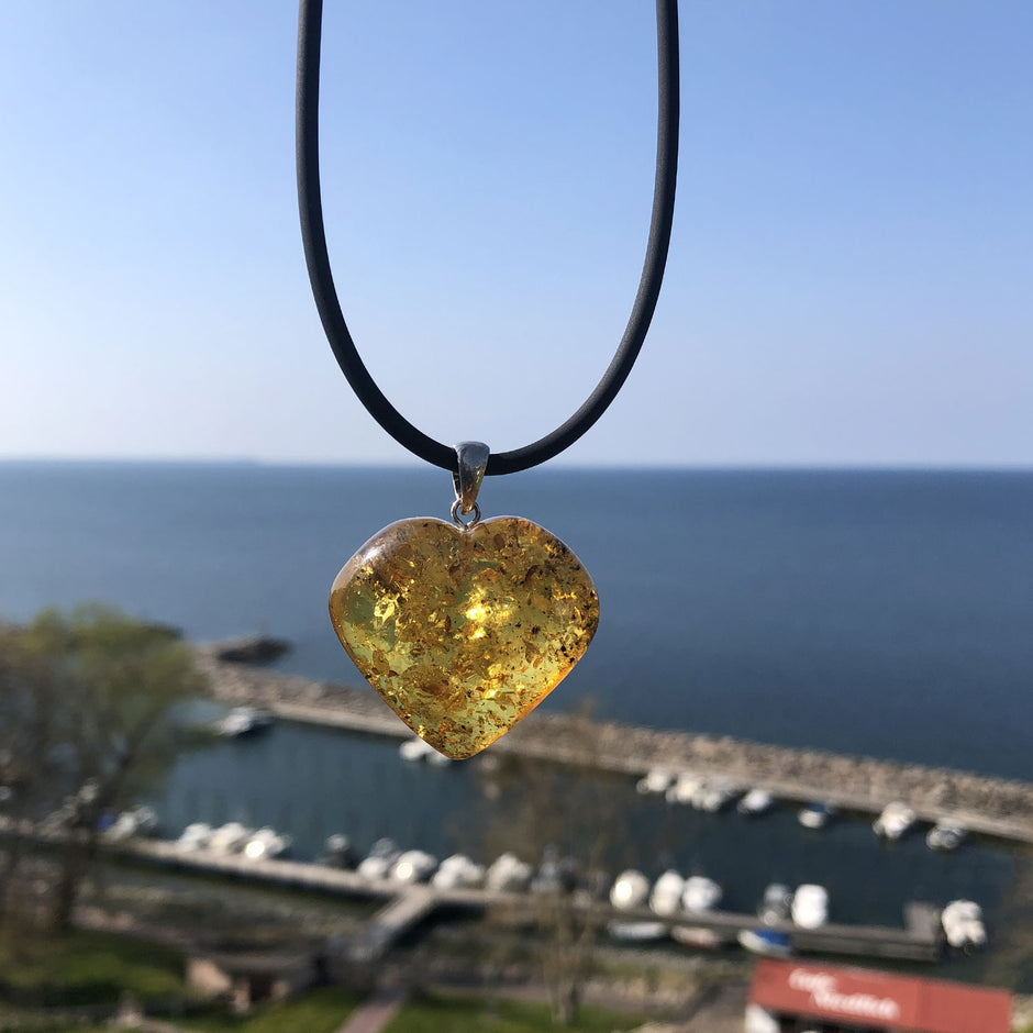 Einzigartiges Bernsteinherz aus 925er Silber