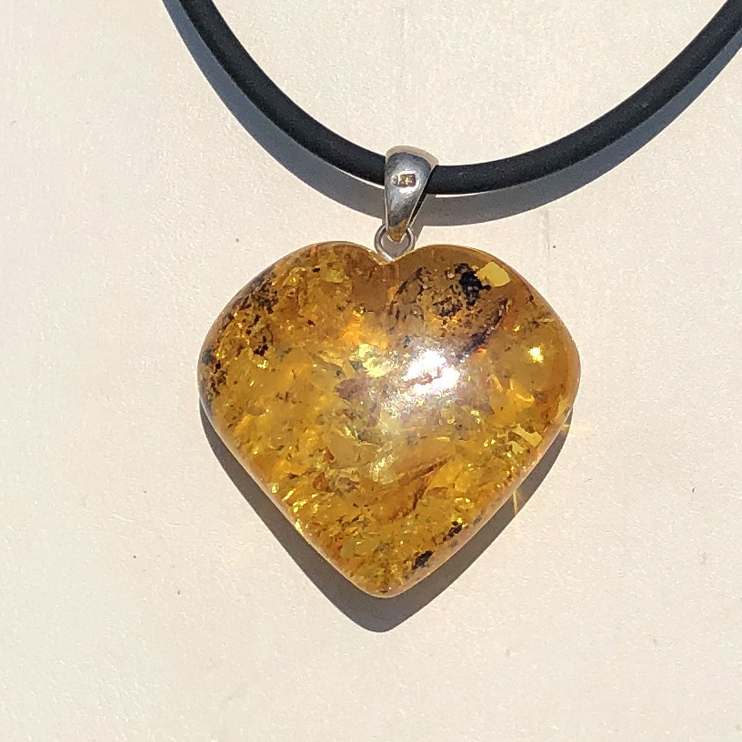 Einzigartiges Bernsteinherz aus 925er Silber