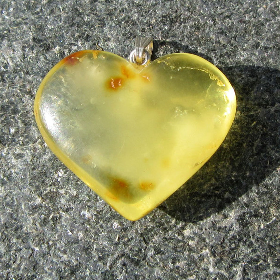 Sonnengelbes Bernsteinherz mit Wolke aus Silber