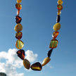Einzigartige Bernstein-Kette aus farbigen Nuggets, 54 cm