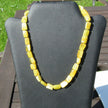 Lange Bernsteinkette aus gelblichen Stücken, Unikat