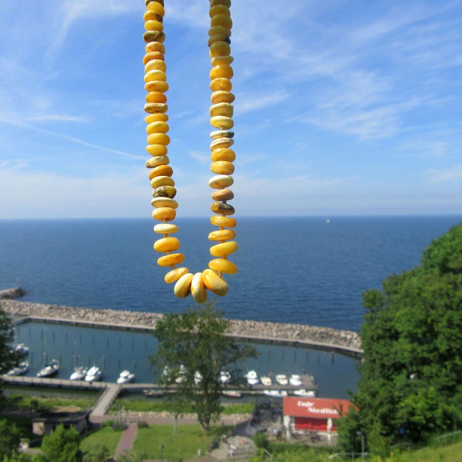 Helle Bernsteinkette von der Ostsee-Insel Rügen, 50 cm