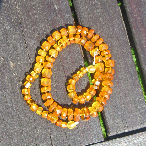 Fascettierte Bernsteinscheibchen-Kette, Unikat von Rügen