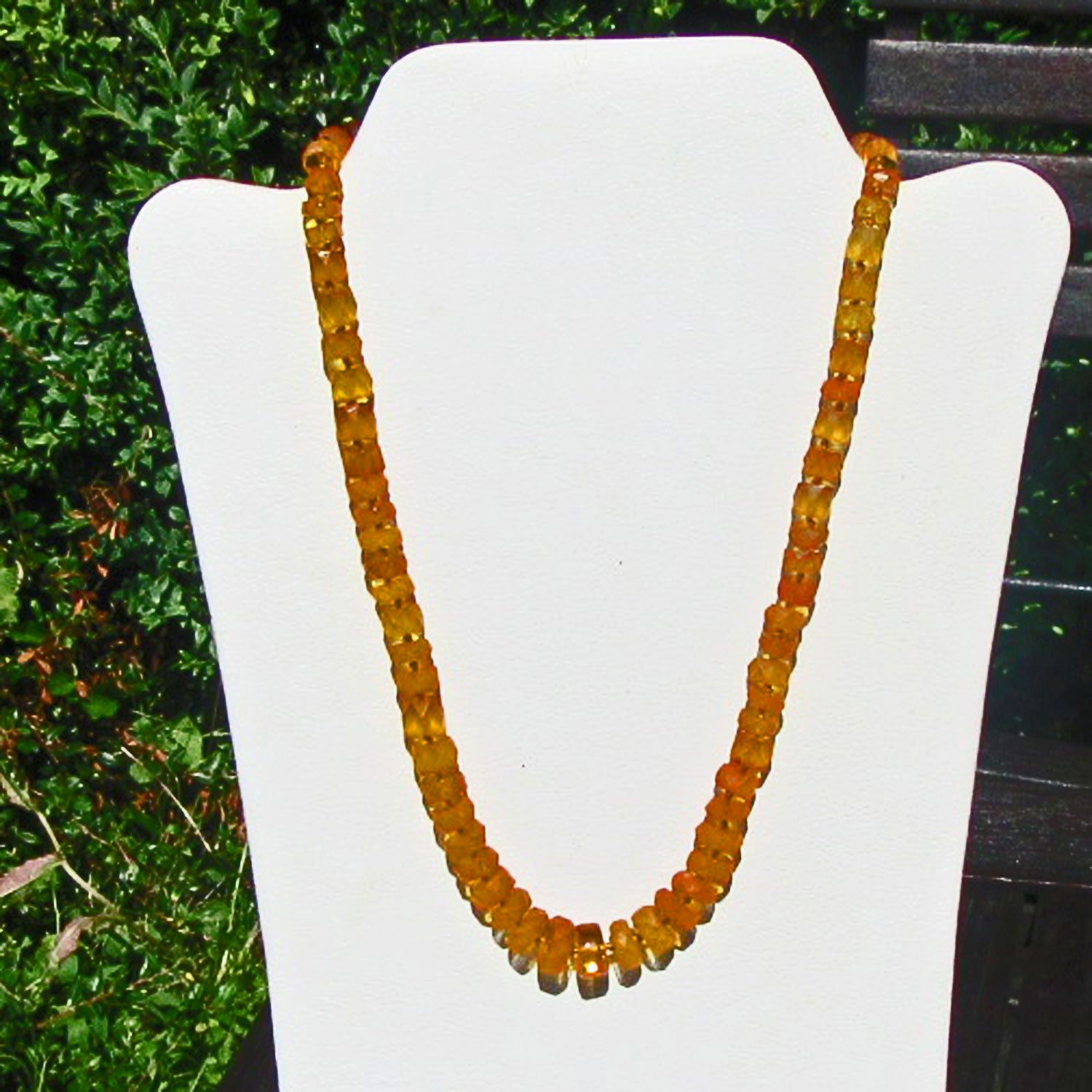 Fascettierte Bernsteinscheibchen-Kette, Unikat von Rügen