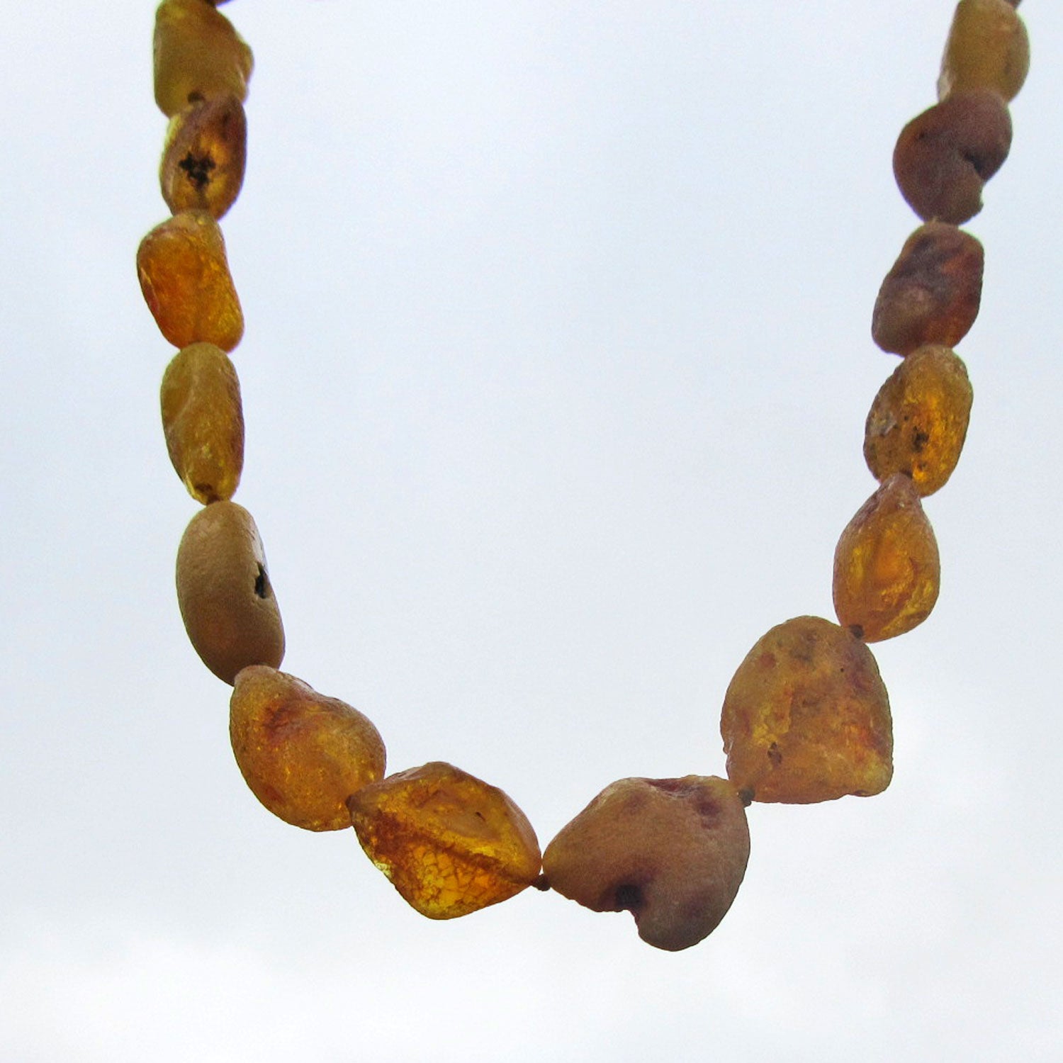 Einzelstück: Vielfarbige Bernsteinkette, unpoliert, 44 cm