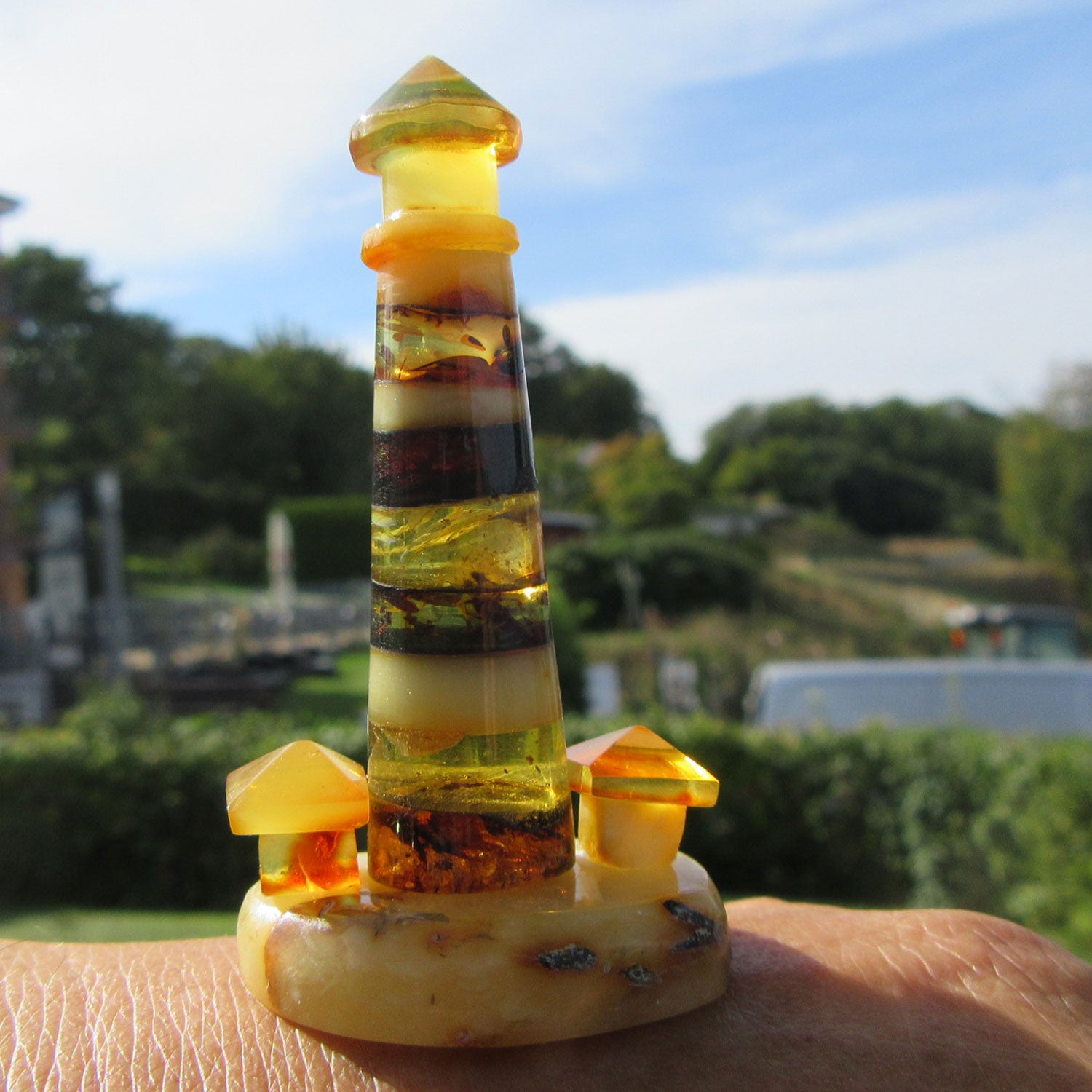 Bernstein-Leuchtturmensemble mit zwei Häusern