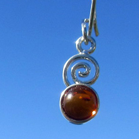 Einzigartige Ohrhänger aus Bernstein in Silber gefasst